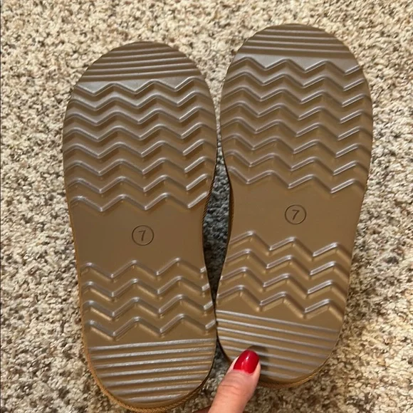 Target Tan Plush Slip-On Slippers - Picture 4 of 6